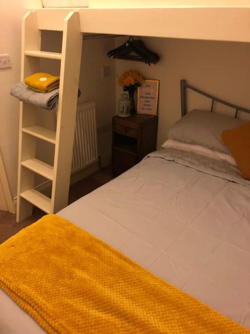 The Leeman Rose Hotel *